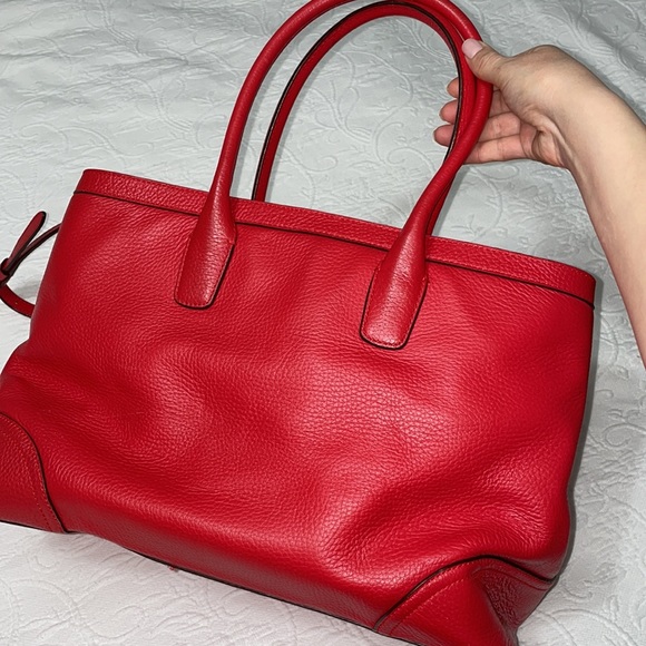 Ralph Lauren Leather shoulder bag Red with gold charm. - Picture 4 of 8